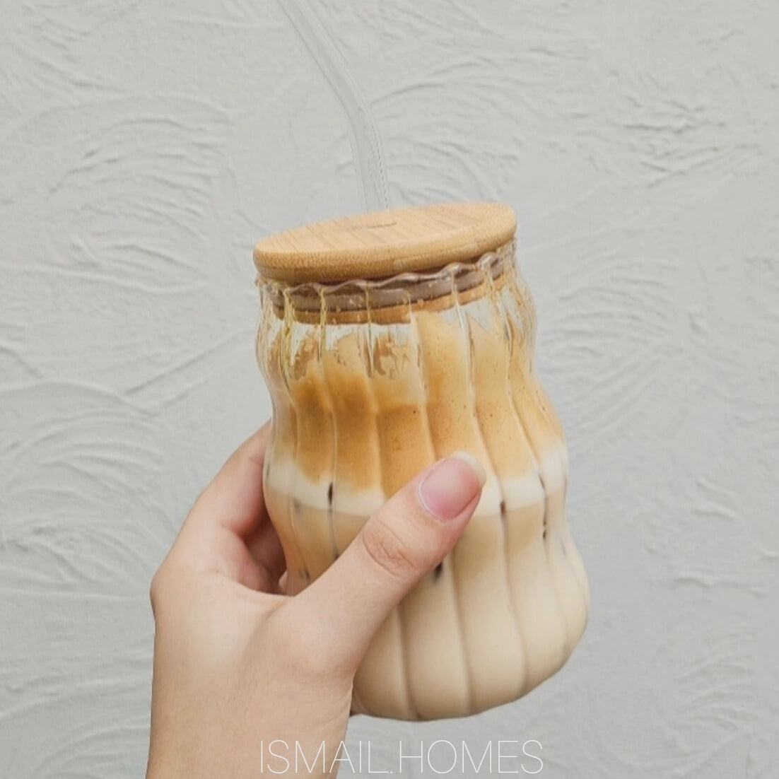 530ML Ripple Shaped Vintage Borosilicate Glass with Wooden Lid and Glass Straw (Floret)