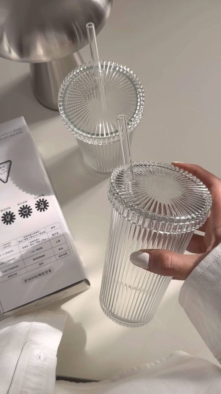 Glass tumbler with glass lid