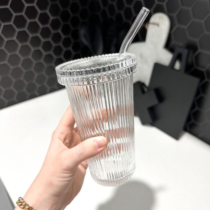 Glass tumbler with glass lid